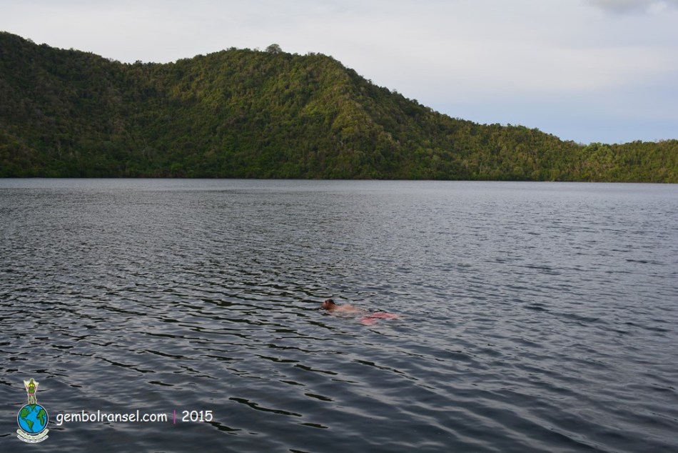 Satonda perlu icon, seperti Laut Mati dengan korannya